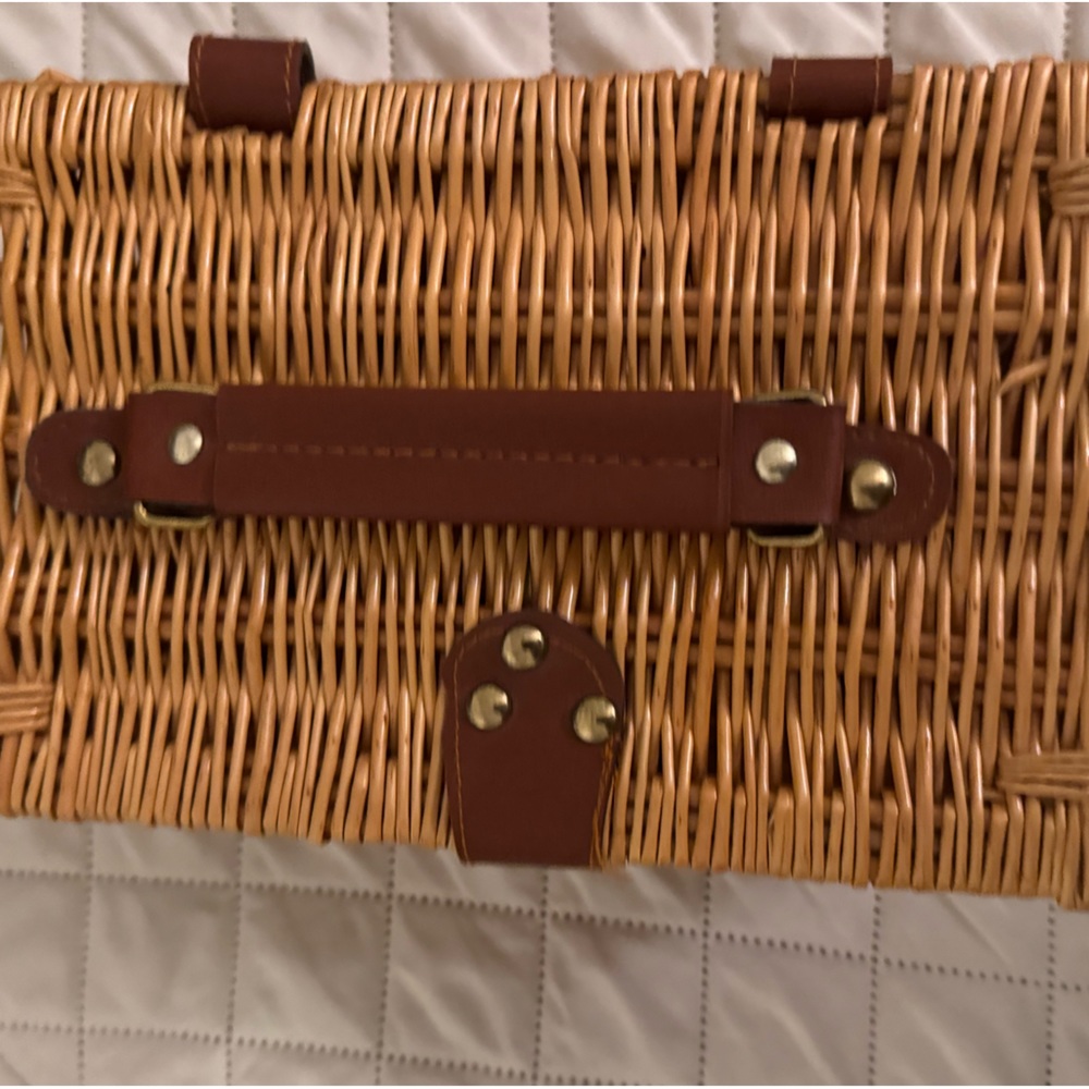 Wicker basket with handle, 10 x 6 1/2 - Picture 16 of 16